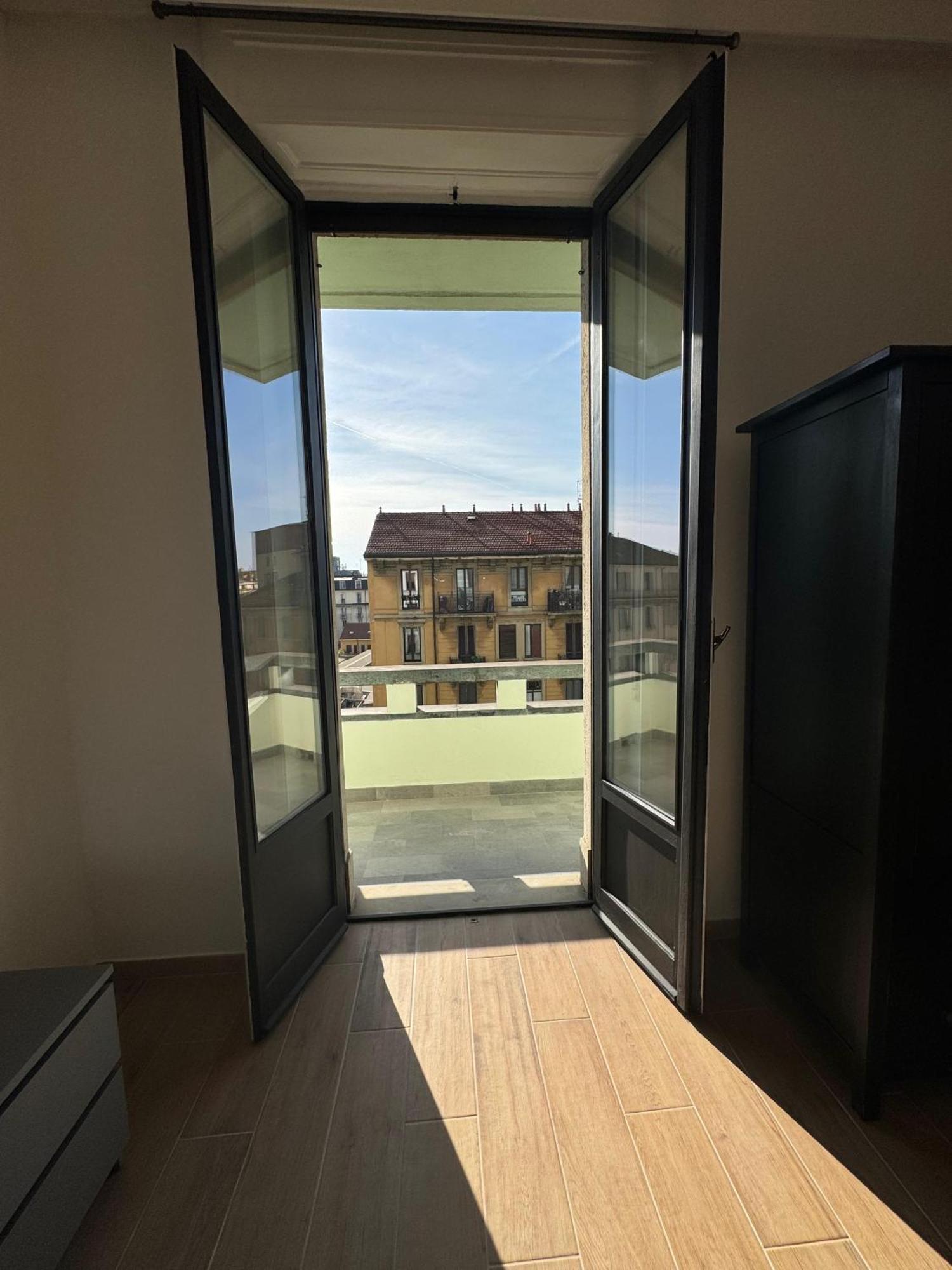 New Apartment With Balcony, Isola Bosco Verticale Milão Exterior foto