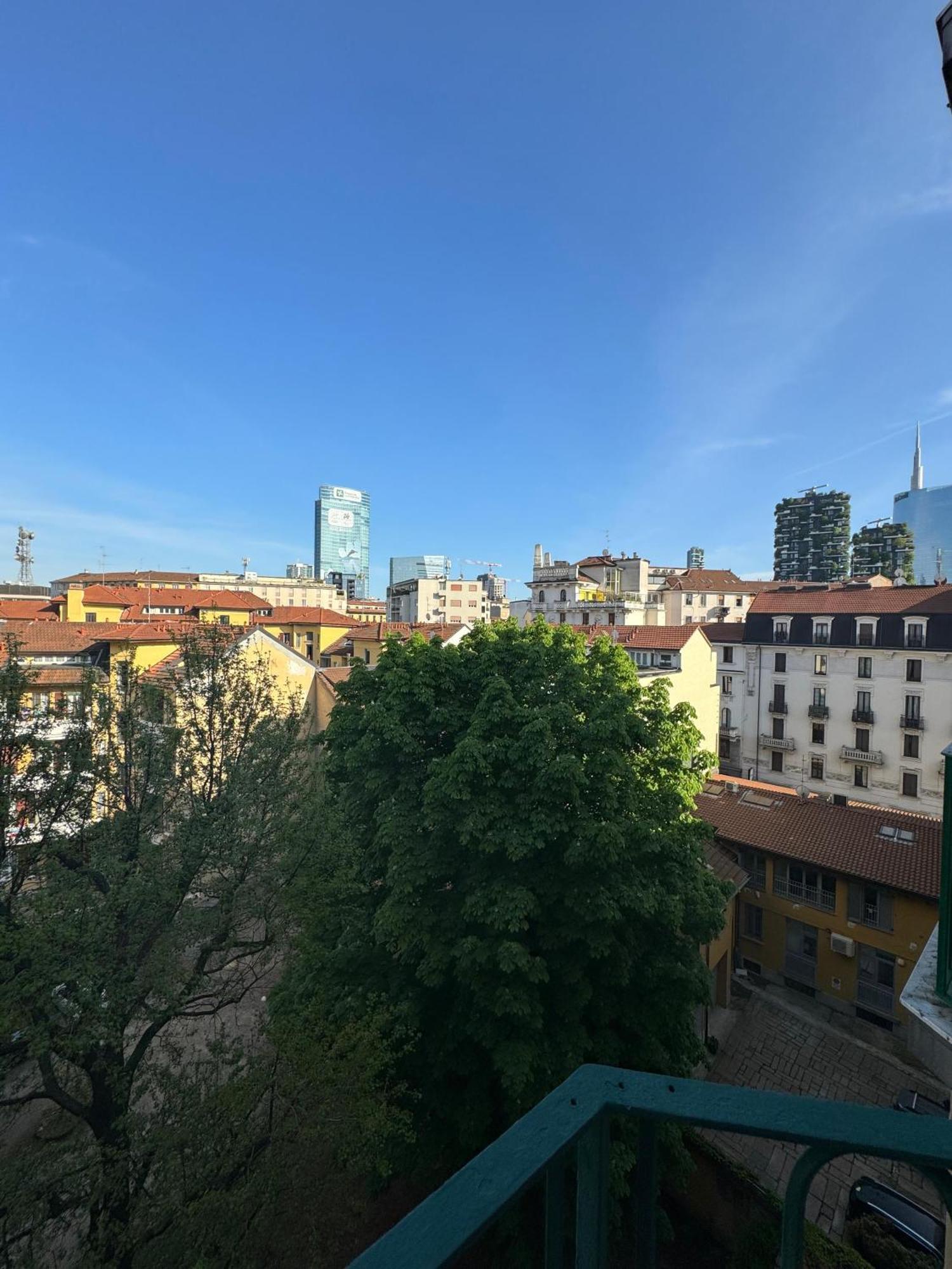 New Apartment With Balcony, Isola Bosco Verticale Milão Exterior foto